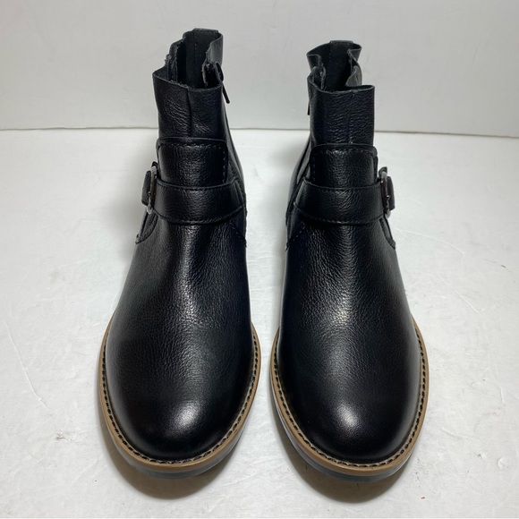 CLARKS Women's Camzin Loop Buckled Black Leather Booties Size 7.5 - Picture 2 of 16